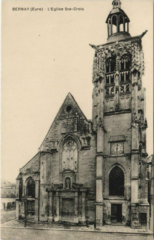 Carte postale ancienne Bernay L'Eglise Sainte-Croix à Bernay