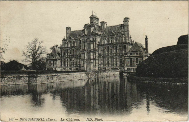 Carte postale ancienne Beaumesnil Le Chateau
