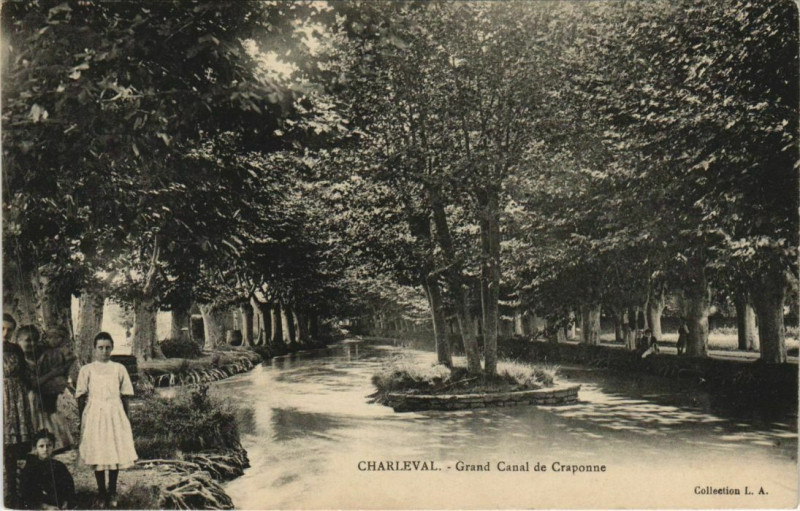 Carte postale ancienne Charleval Grand Canal de Craponne à Charleval