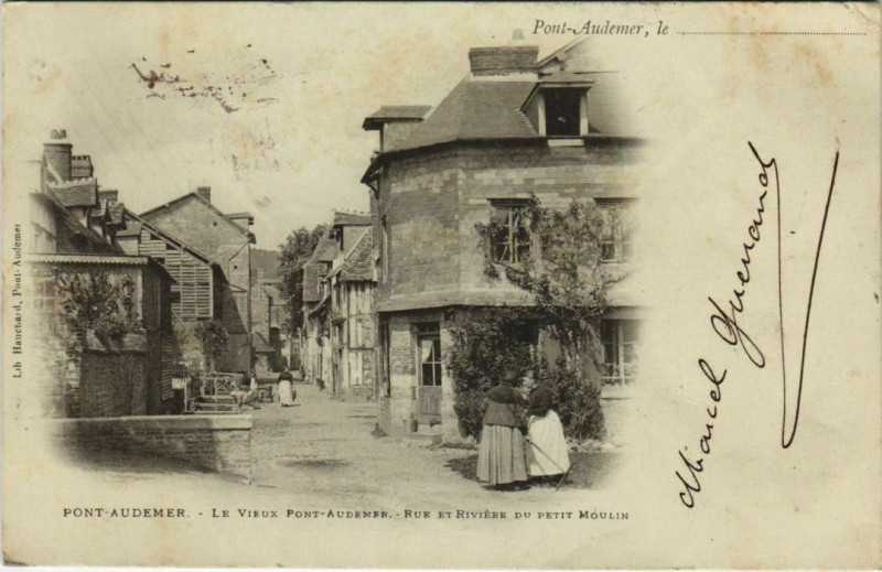 Carte postale ancienne Pont-Audemer Vieux Pont-Audemer - Rue et Riviere du Petit Moulin à Pont-Audemer