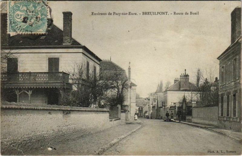 Carte postale ancienne Breuilpont Route de Bueil à Breuilpont