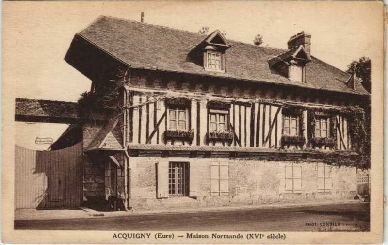 Carte postale ancienne Acquigny Maison Normande à Acquigny