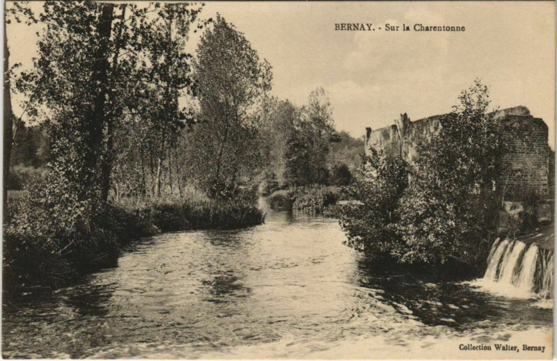Carte postale ancienne Bernay Sur la Charentonne à Bernay