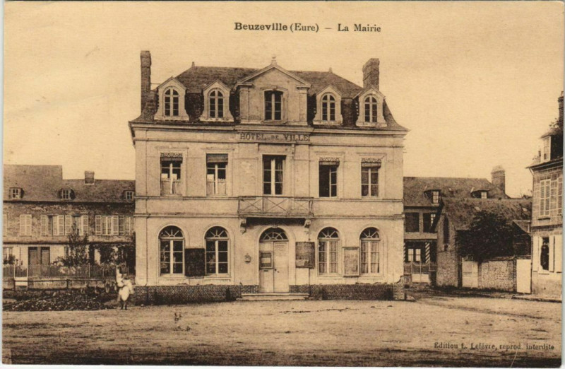Carte postale ancienne Beuzeville La Mairie à Beuzeville
