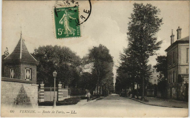 Carte postale ancienne Vernon Route de Paris à Vernon