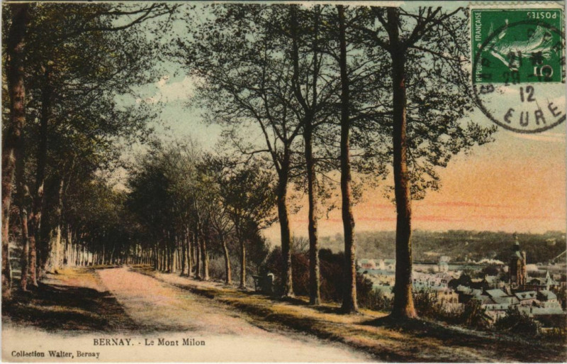 Carte postale ancienne Bernay Le Mont Milon à Bernay