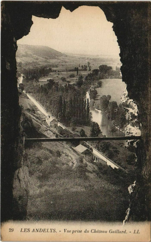 Carte postale ancienne Les Andelys Vue prise du Chateau Gaillard aux Andelys