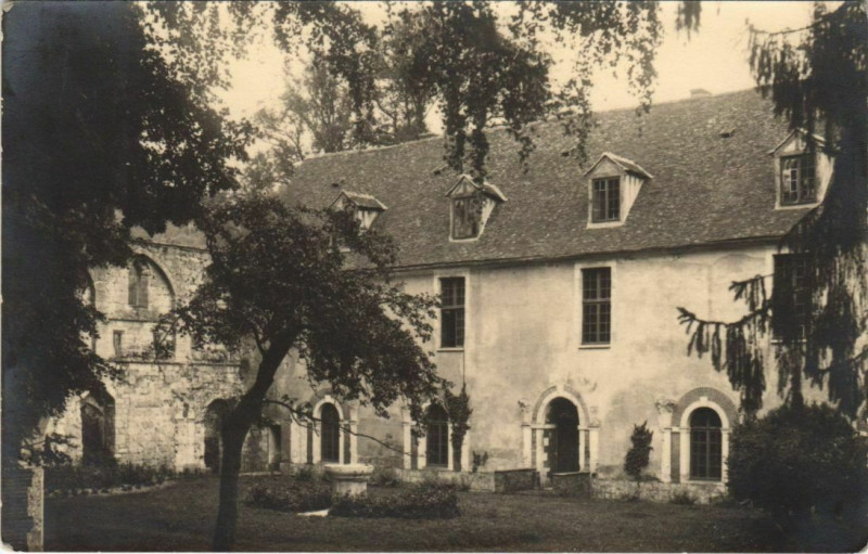 Carte postale ancienne Lisors Abbaye de Mortemer à Lisors