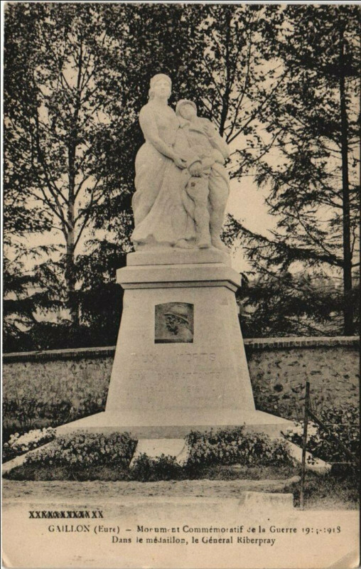 Carte postale ancienne Gaillon Monument Commemoratif de la Guerre 1914-1918 à Gaillon