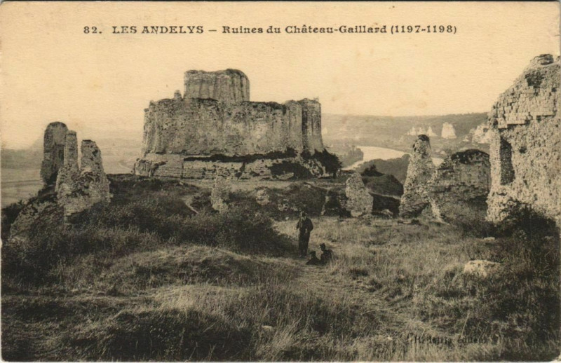 Carte postale ancienne Les Andelys Ruines du Chateau-Gaillard aux Andelys