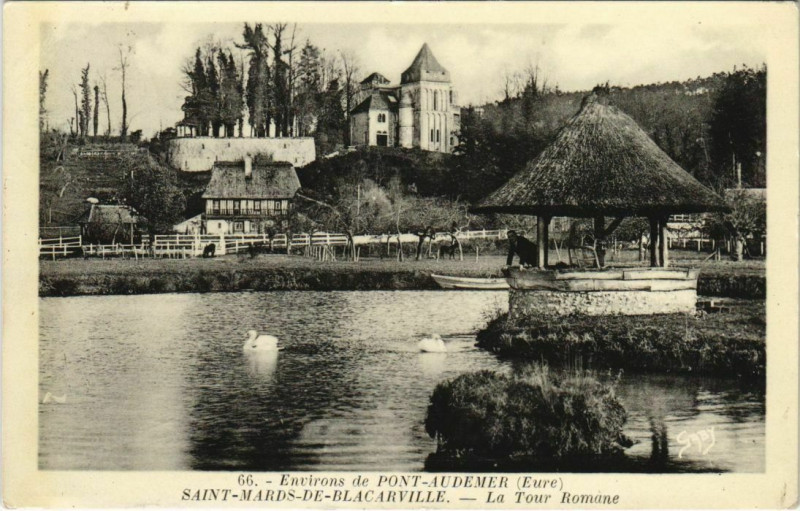Carte postale ancienne Saint-Mards-de-Blacarville La Tour Romane à Saint-Mards-de-Blacarville