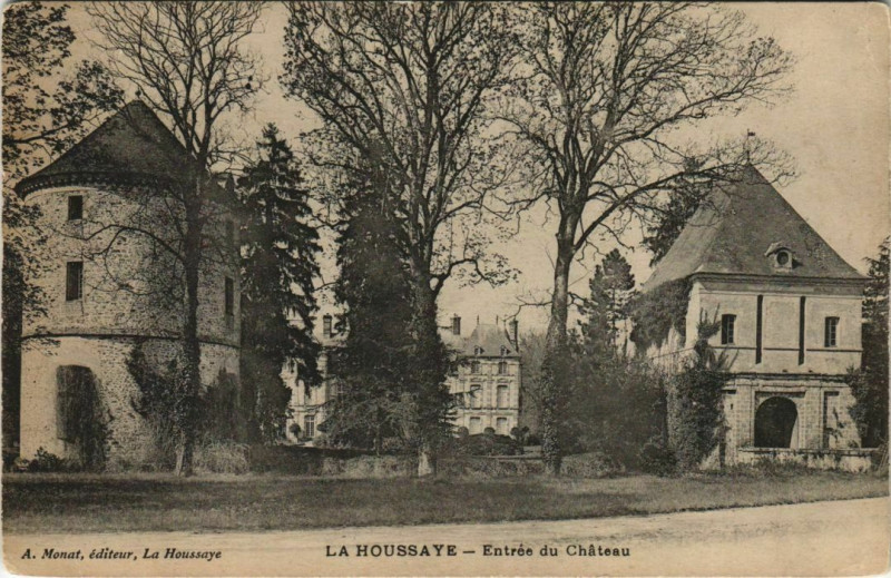 Carte postale ancienne La Houssaye Entree du Chateau à La Houssaye