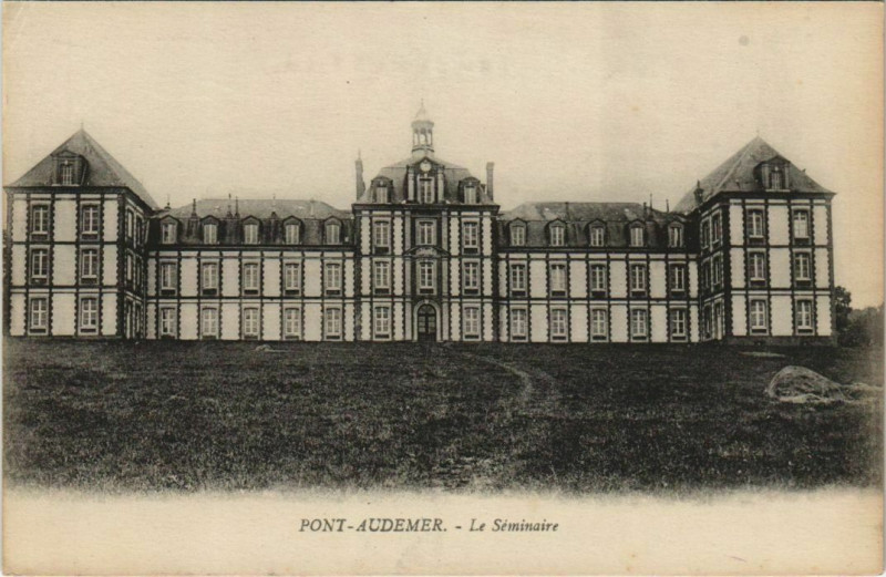 Carte postale ancienne Pont-Audemer Le Seminaire à Pont-Audemer