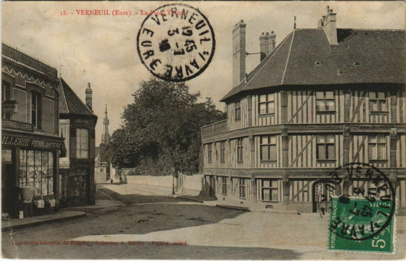 Carte postale ancienne Verneuil-sur-Avre La Place Thiers