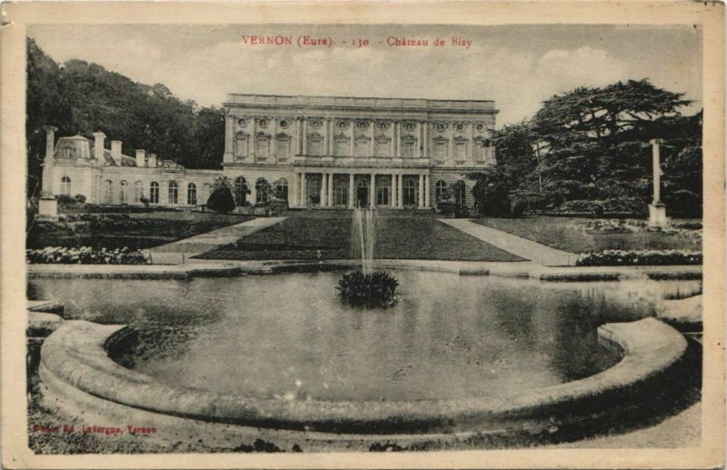 Carte postale ancienne Vernon Chateau de Bizy à Vernon