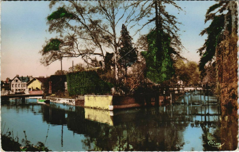 Carte postale ancienne Louviers Les Bords de l'Eure à Louviers