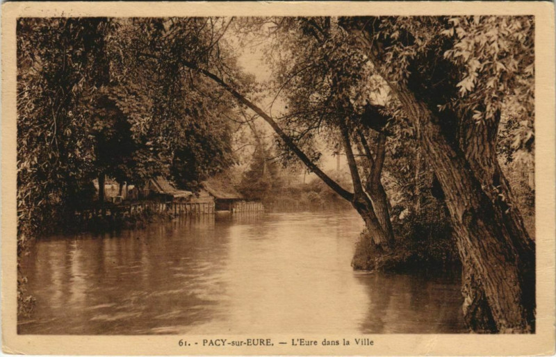 Carte postale ancienne Pacy-sur-Eure L'Eure dans la Ville à Pacy-sur-Eure