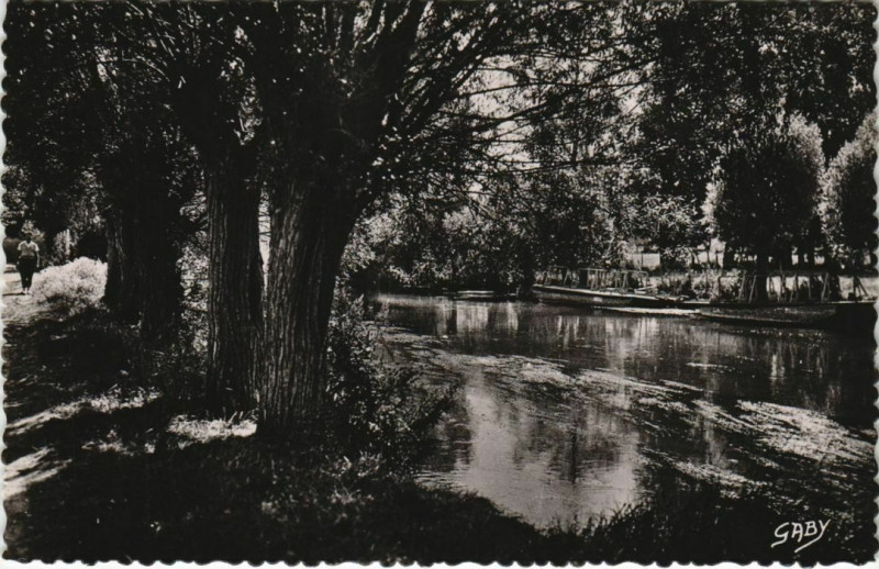 Carte postale ancienne Pacy-sur-Eure Un Joli Coin sur l'Eure à Pacy-sur-Eure