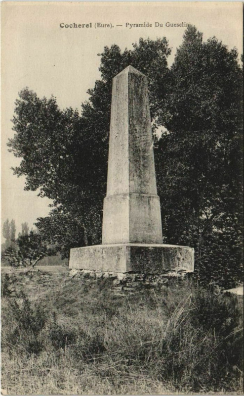 Carte postale ancienne Cocherel Pyramide Du Guesclin