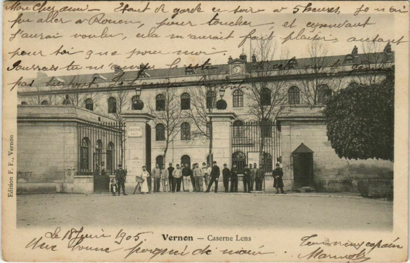 Carte postale ancienne Vernon Caserne Lens à Vernon