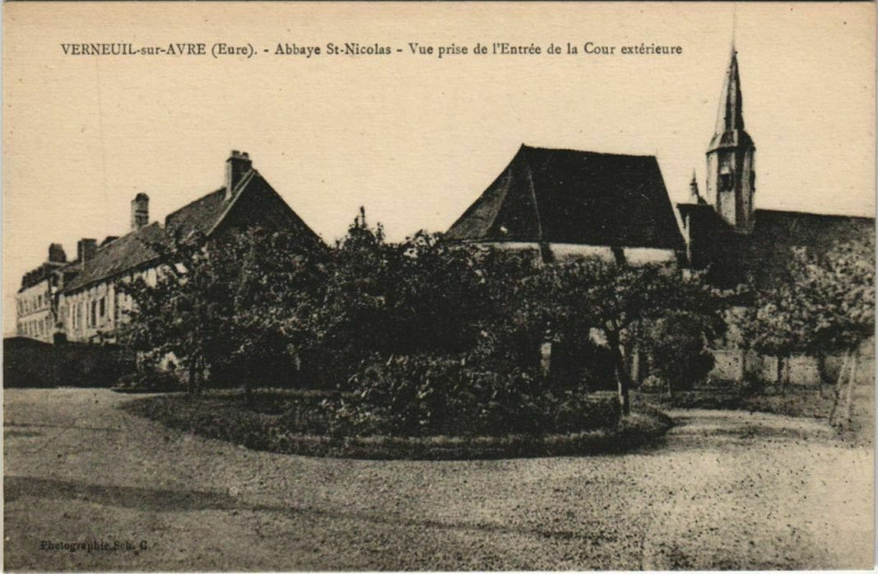 Carte postale ancienne Verneuil-sur-Avre Abbaye Saint-Nicolas