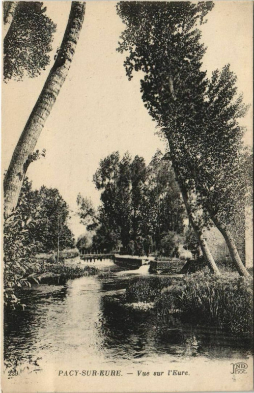 Carte postale ancienne Pacy-sur-Eure Vue sur l'Eure à Pacy-sur-Eure