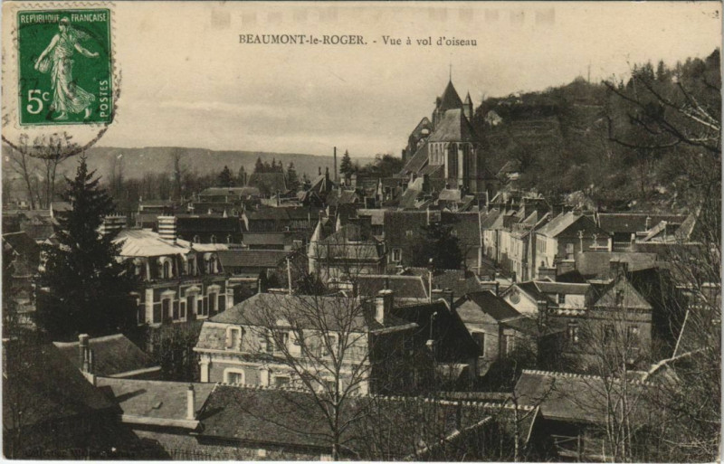Carte postale ancienne Beaumont-le-Roger Vue a Vol d'Oiseau à Beaumont-le-Roger