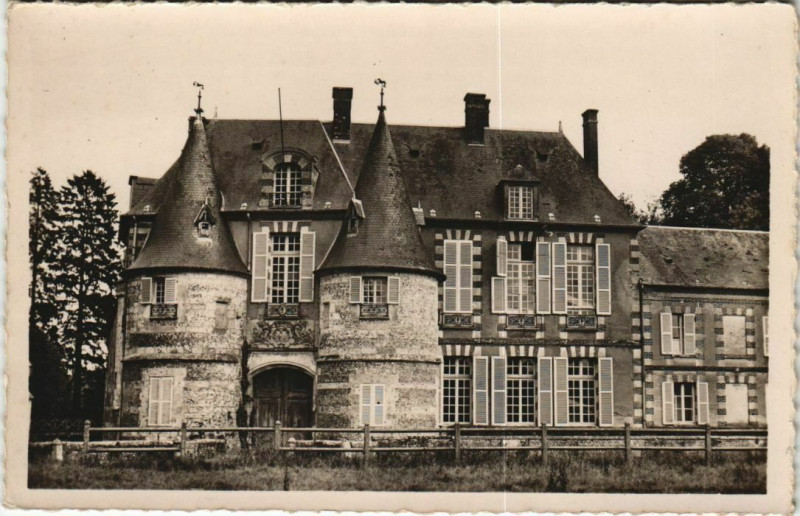 Carte postale ancienne Mainneville Le Chateau - Ses Tourelles à Mainneville