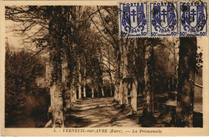 Carte postale ancienne Verneuil-sur-Avre La Promenade