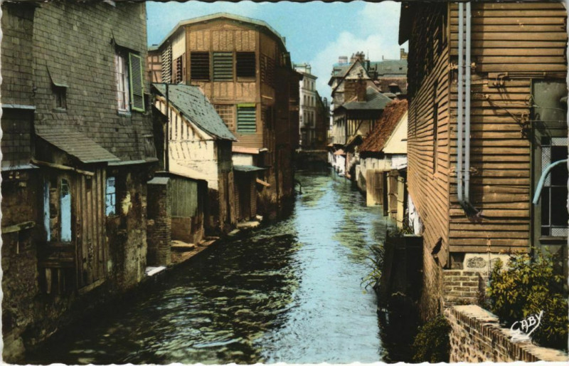 Carte postale ancienne Pont-Audemer Vieilles Maisons sur la Riviere à Pont-Audemer