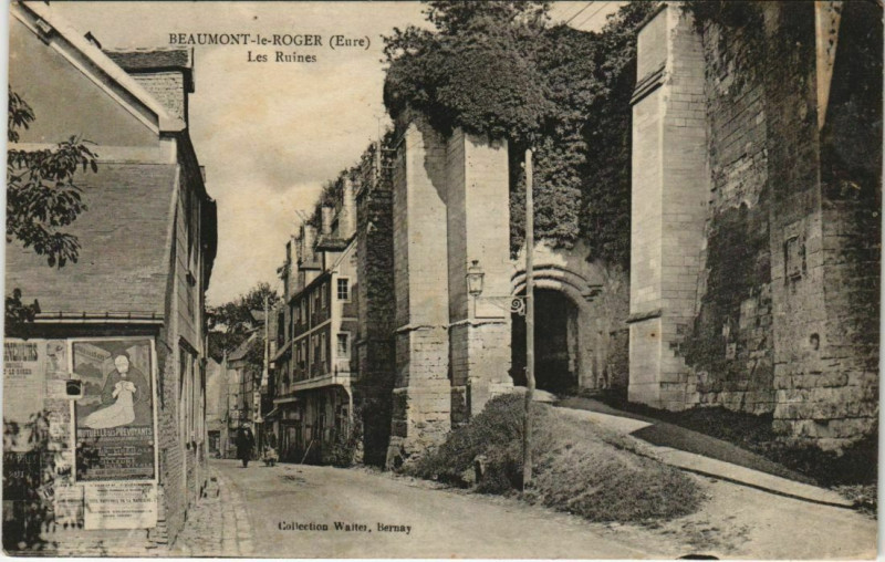 Carte postale ancienne Beaumont-le-Roger Les Ruines à Beaumont-le-Roger