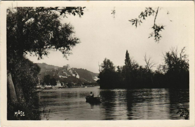 Carte postale ancienne Les Andelys Les Bords de la Seine aux Andelys