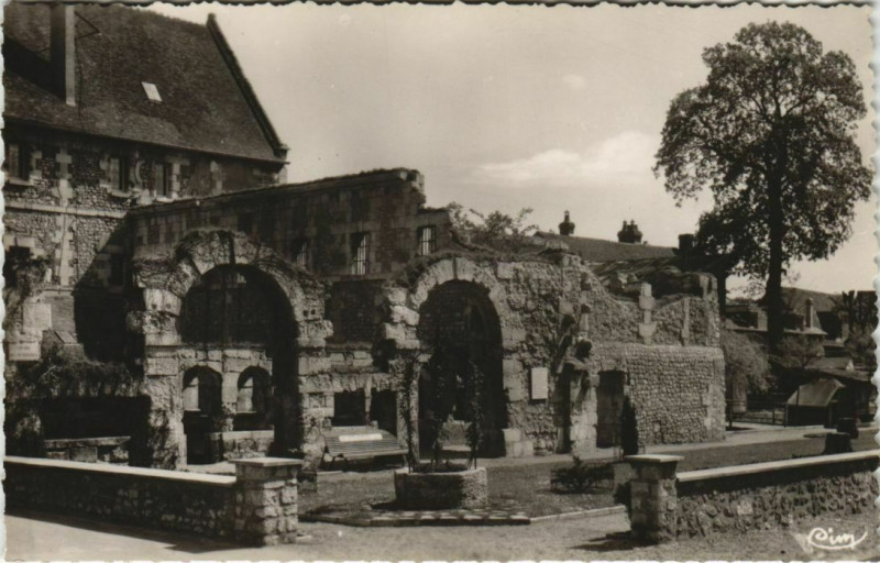 Carte postale ancienne Louviers Ancien Couvent des Penitents de Saint-Francois à Louviers