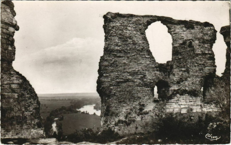 Carte postale ancienne Les Andelys Partie des Ruines du Chateau Gaillard aux Andelys