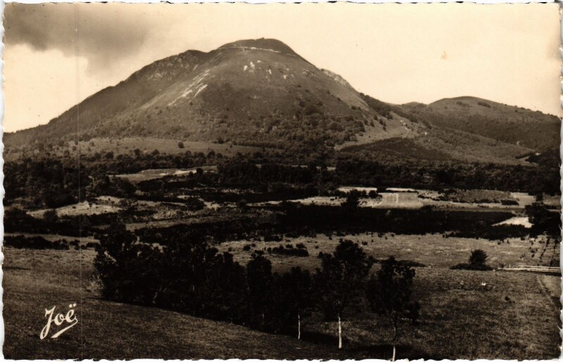Carte postale ancienne Le Puy de Dome - Le Sommet