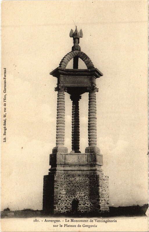 Carte postale ancienne Le Monument de Vercingetorix sur le Plateau de Gergovia
