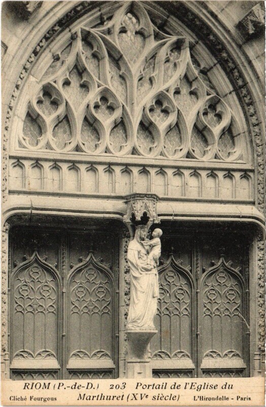 Carte postale ancienne Riom Portail de l'Eglise du Marthuret à Thuret