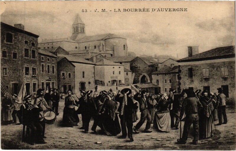 Carte postale ancienne La Bourree d'Auvergne - Folklore