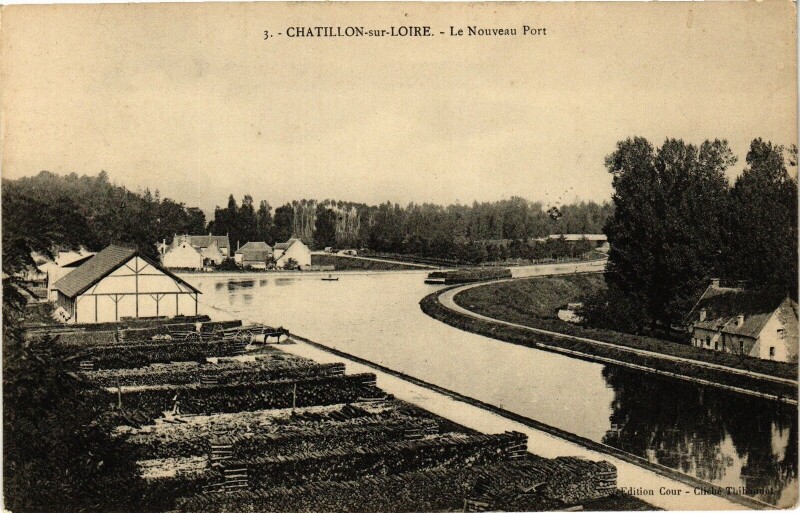 Carte postale ancienne Chatillon-sur-Loire - Le Nouveau Port à Châtillon-sur-Loire