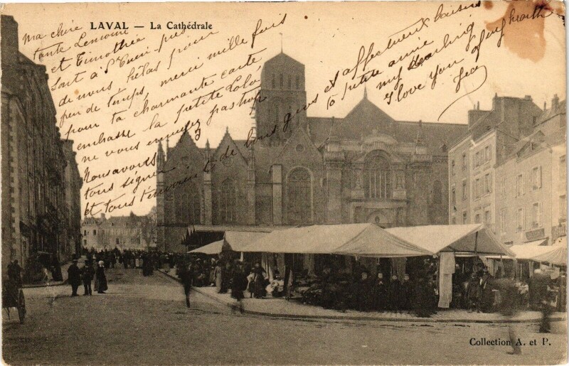 Carte postale ancienne Laval-La Cathédrale à Laval