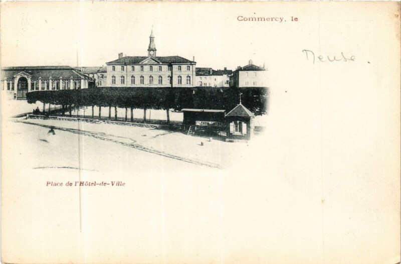 Carte postale ancienne Commercy - Place de l'Hotel-de-Ville à Commercy