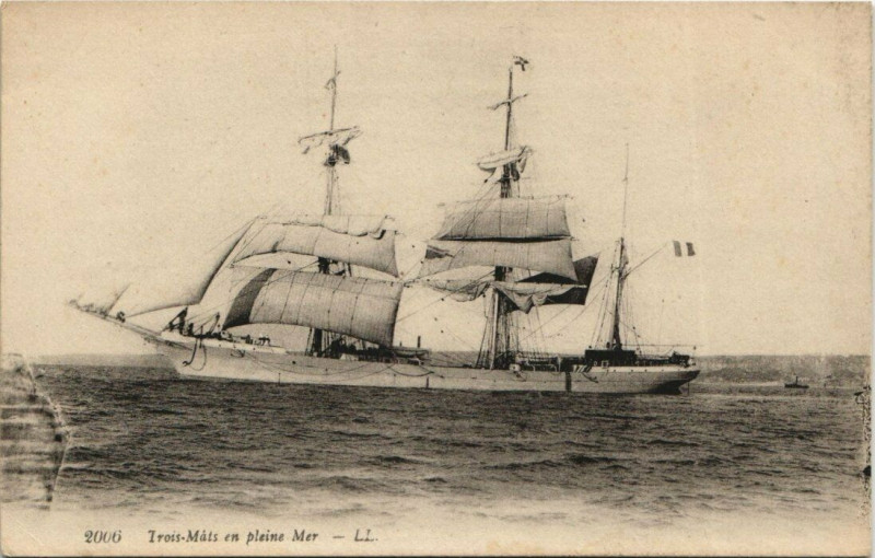 Carte postale ancienne Trois-Mats en pleine Mer Ships