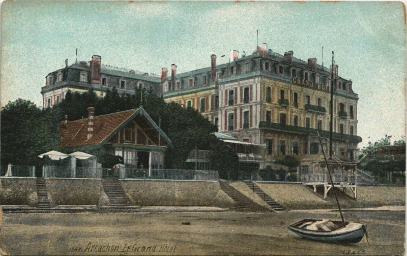 Carte postale ancienne Arcachon Le Grand Hotel Ships