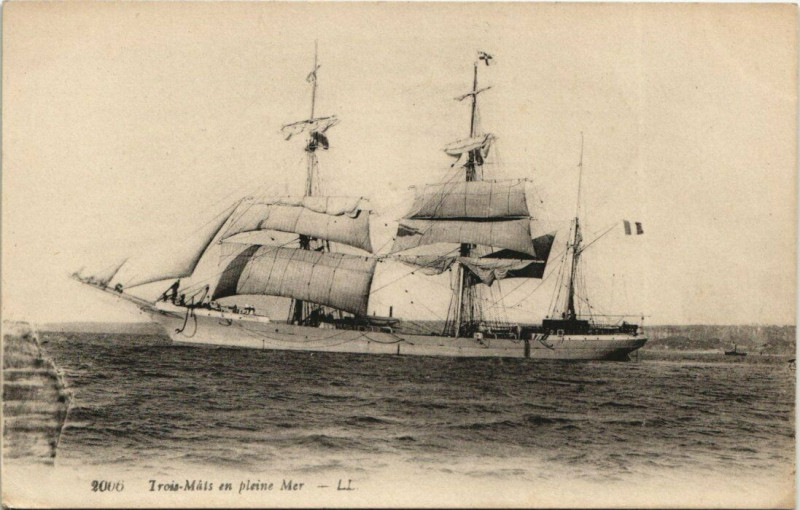 Carte postale ancienne Trois-Mats en pleine Mer Ships