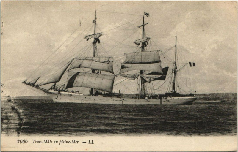Carte postale ancienne Trois-Mats en pleine Mer Ships
