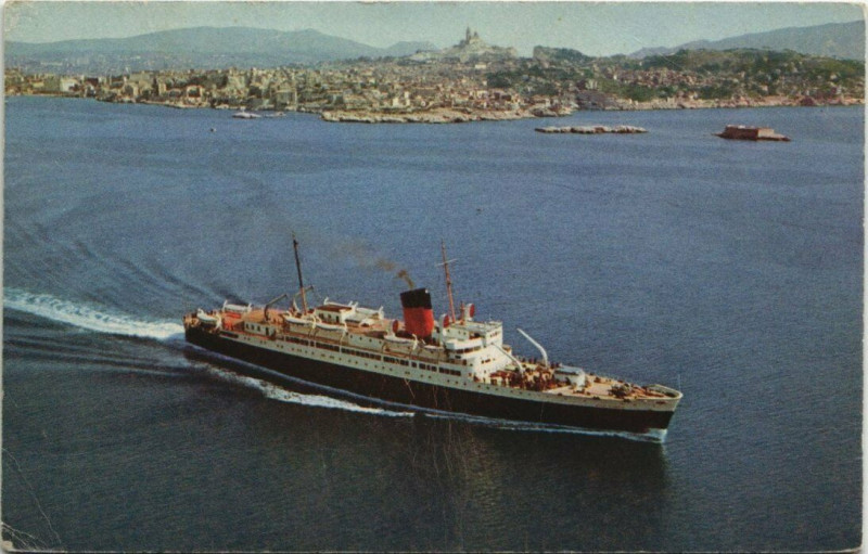 Carte postale ancienne Ville d'Oran au Depart de Mareeille Ships