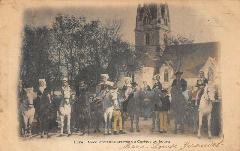 Carte postale ancienne Noce Bretonne Arrivee Du Cortege Au Bourg