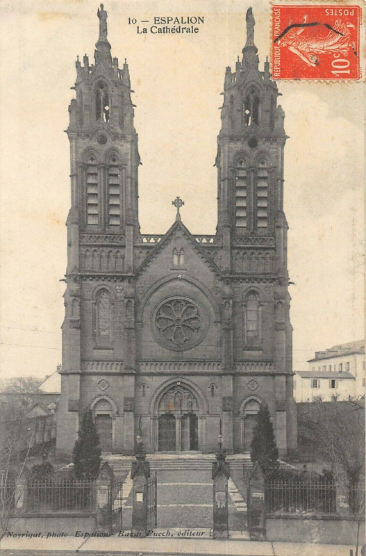 Carte postale ancienne Espalion La Cathedrale à Espalion
