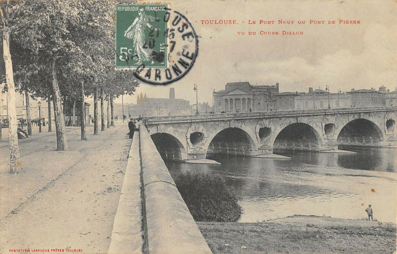 Carte postale ancienne Toulouse Le Pont Neuf Ou Pont De Pierre Vu Du Cours Dillon à Toulouse
