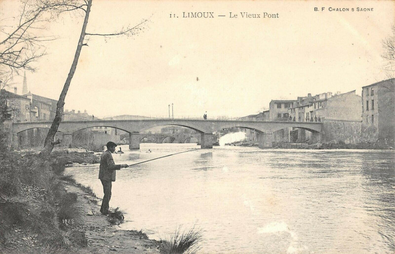 Carte postale ancienne Limoux Le Vieux Pont à Limoux